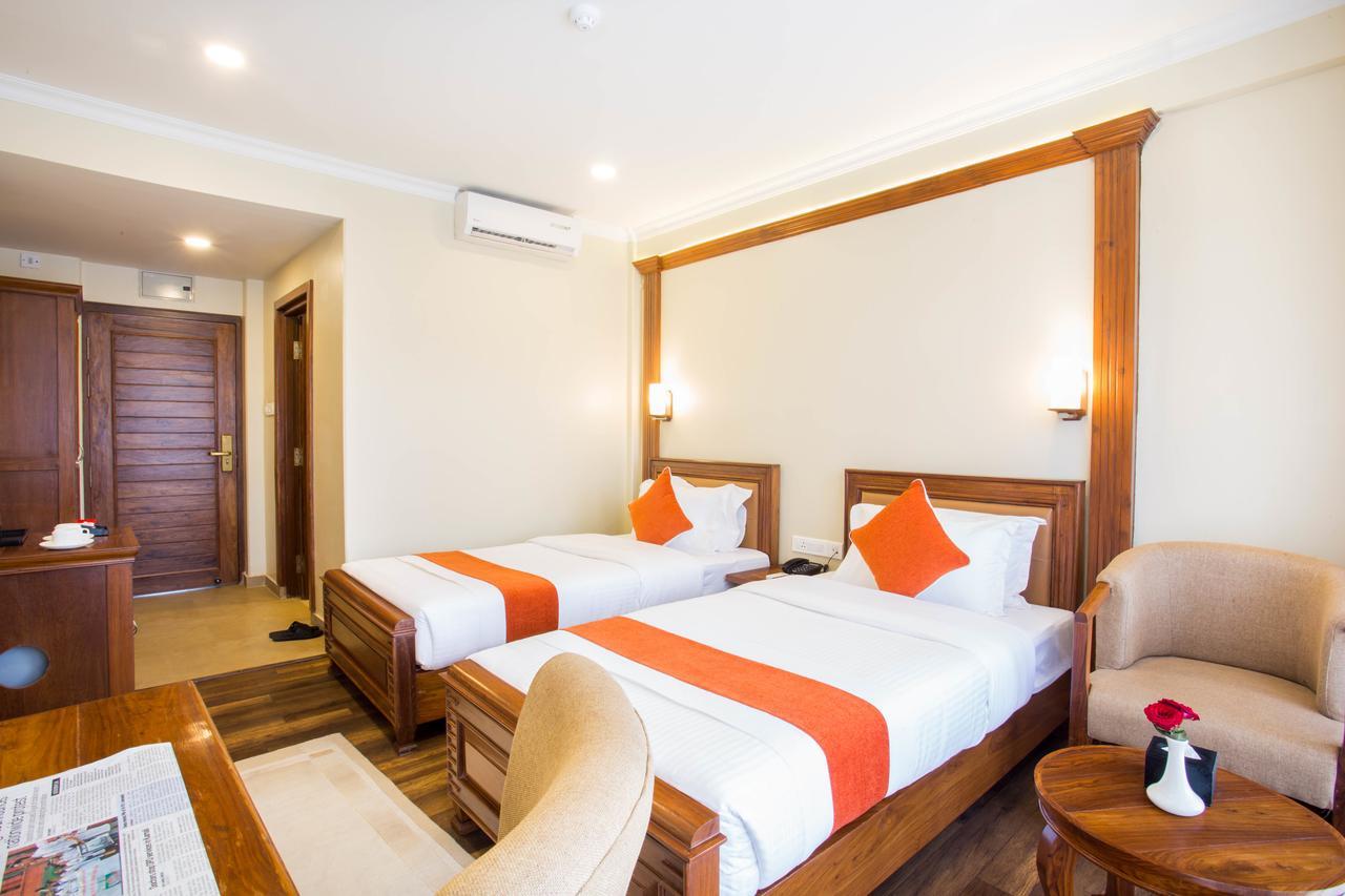 Hotel Portland Pokhara Buitenkant foto