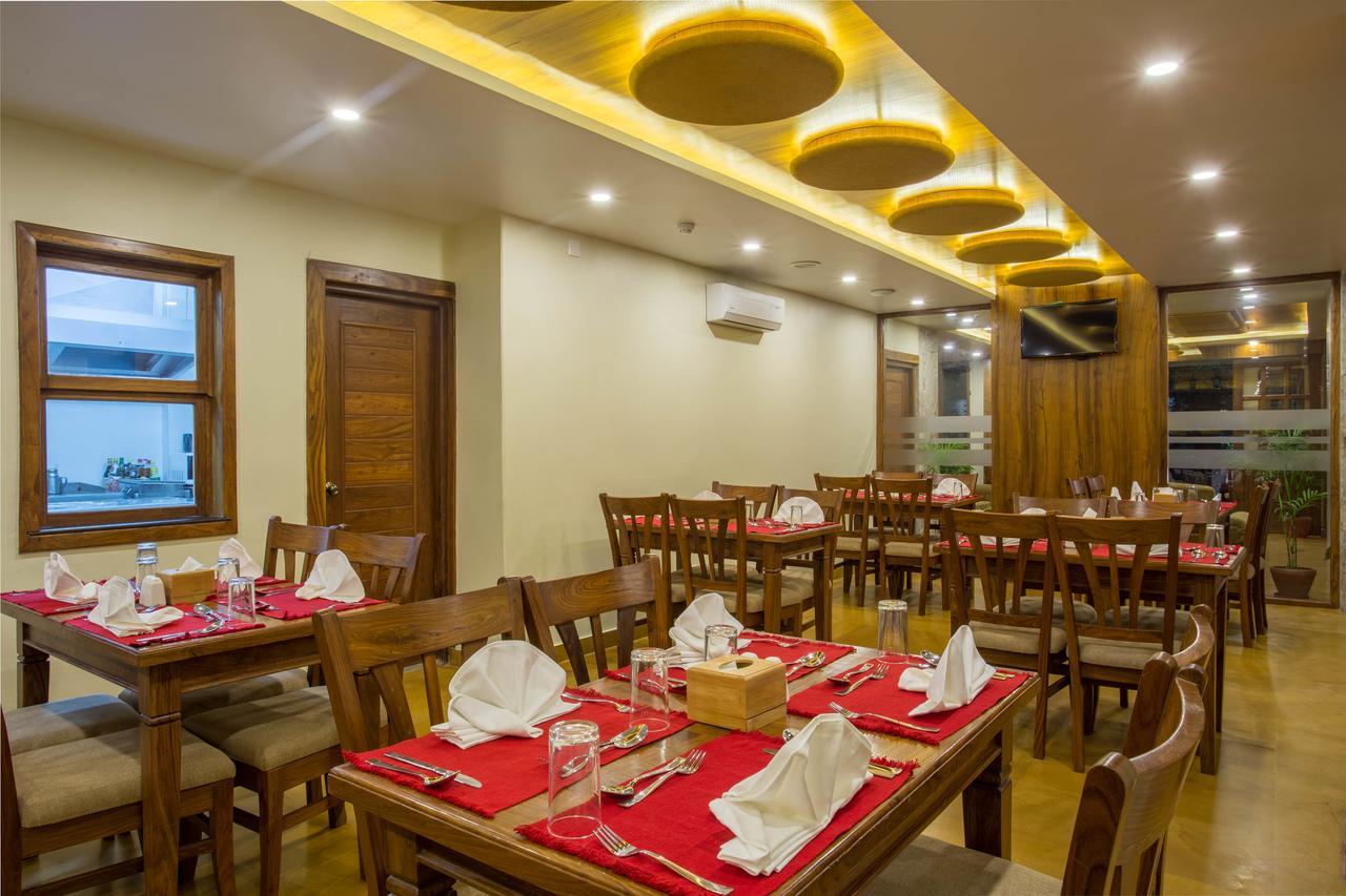 Hotel Portland Pokhara Buitenkant foto