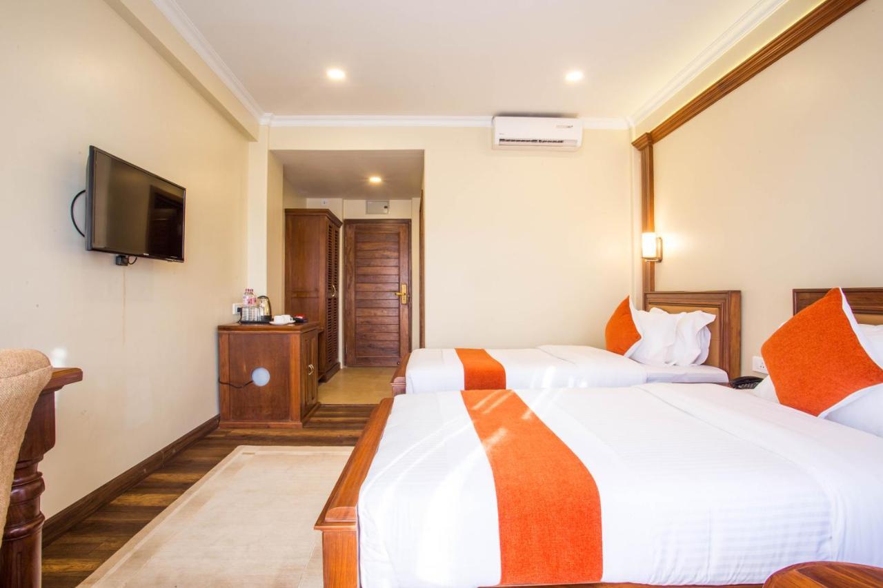 Hotel Portland Pokhara Buitenkant foto