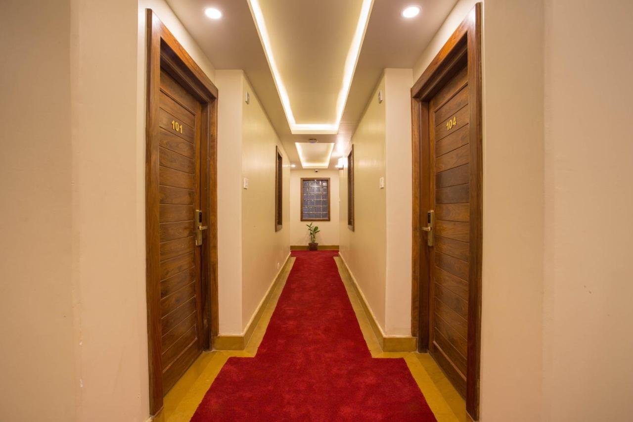 Hotel Portland Pokhara Buitenkant foto