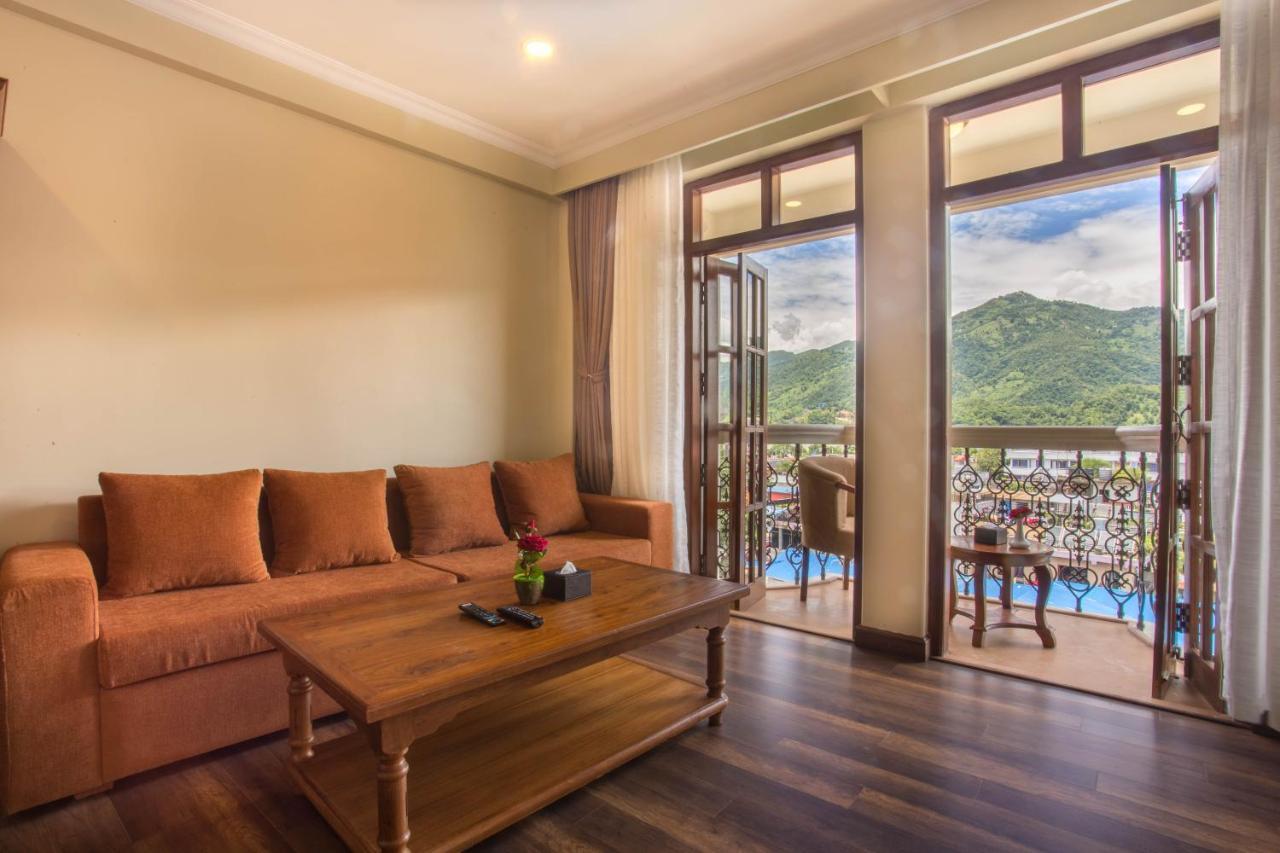 Hotel Portland Pokhara Buitenkant foto