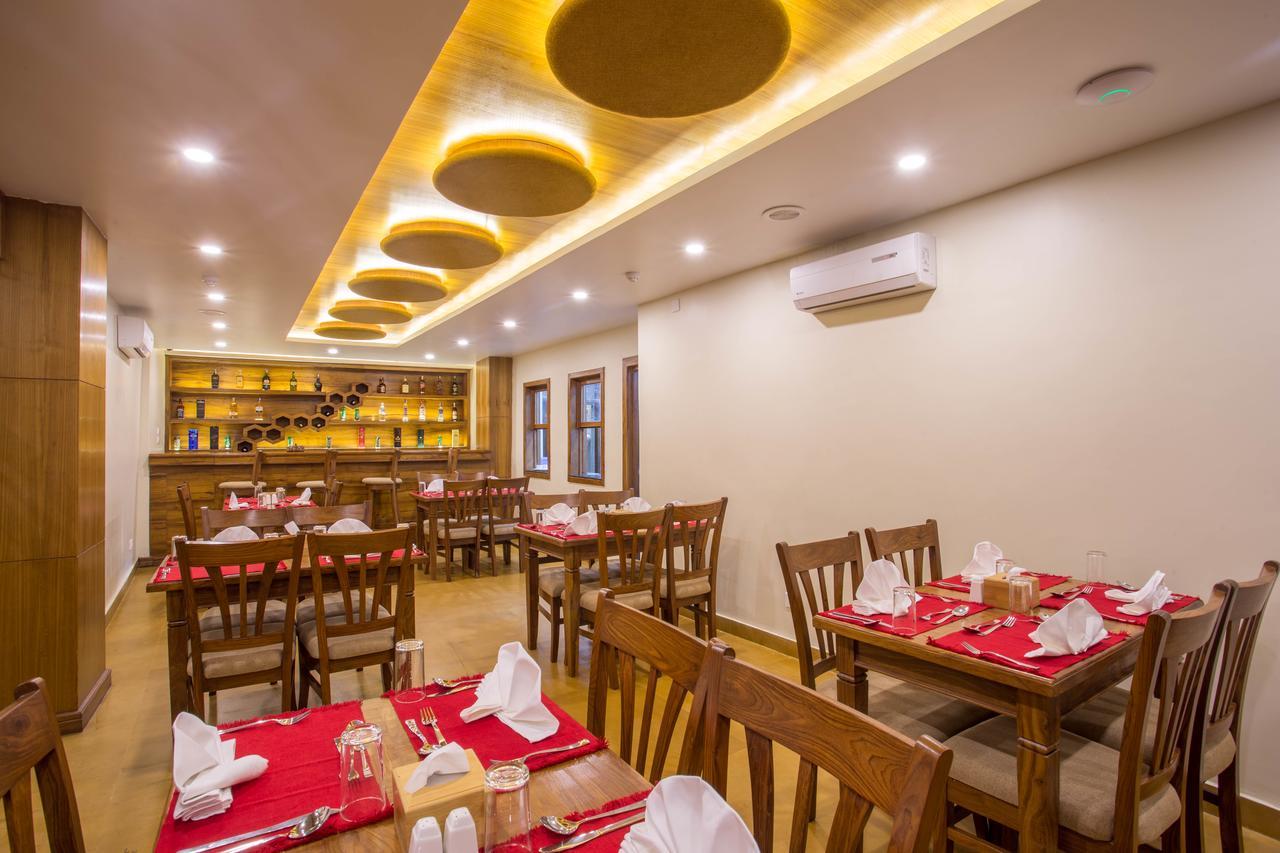 Hotel Portland Pokhara Buitenkant foto