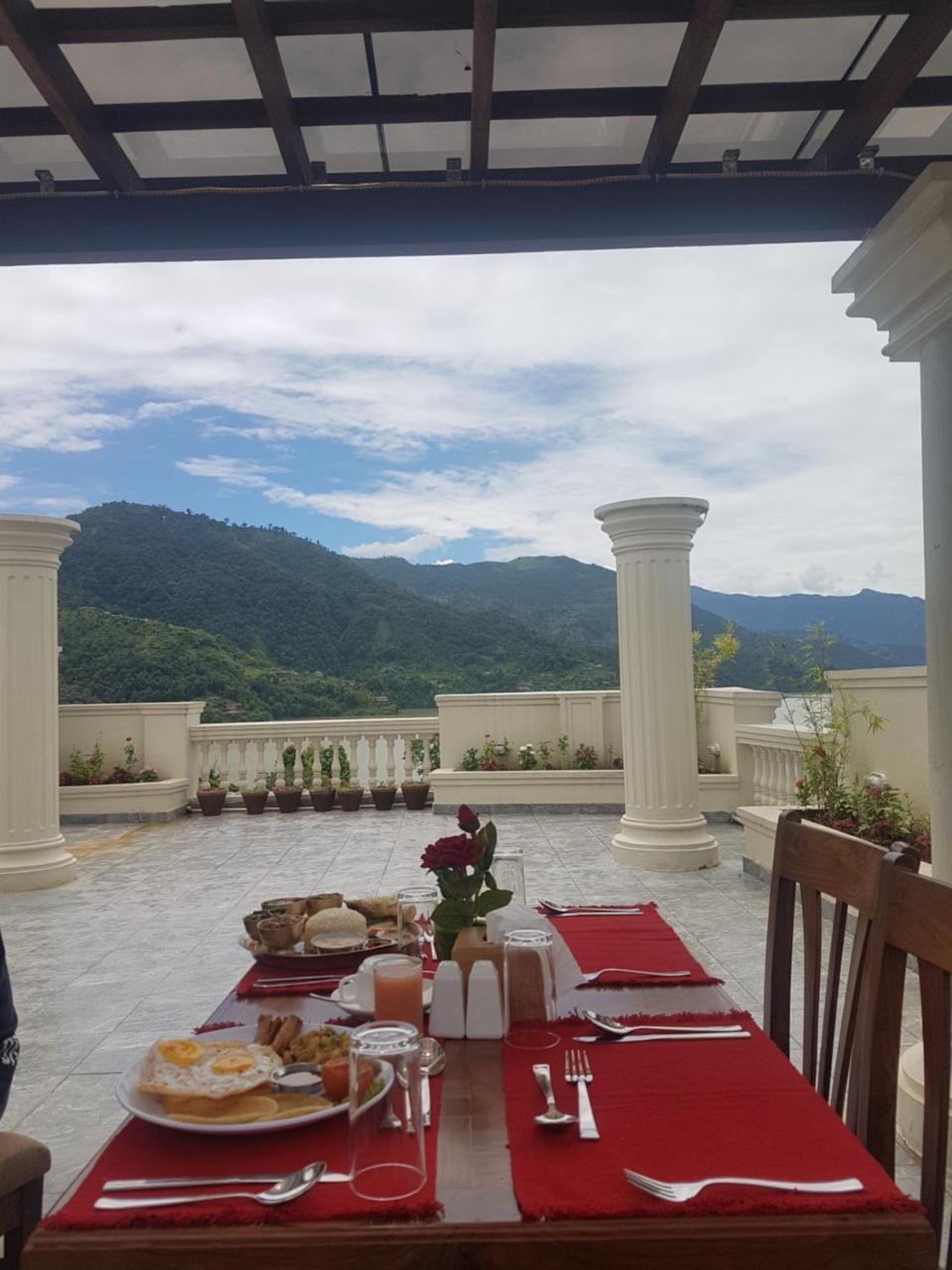 Hotel Portland Pokhara Buitenkant foto